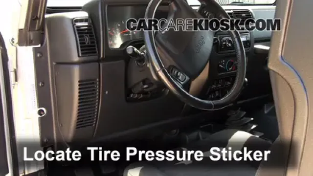 2004 Jeep Wrangler Rubicon 4.0L 6 Cyl. Neumáticos y ruedas Controlar presión de neumáticos